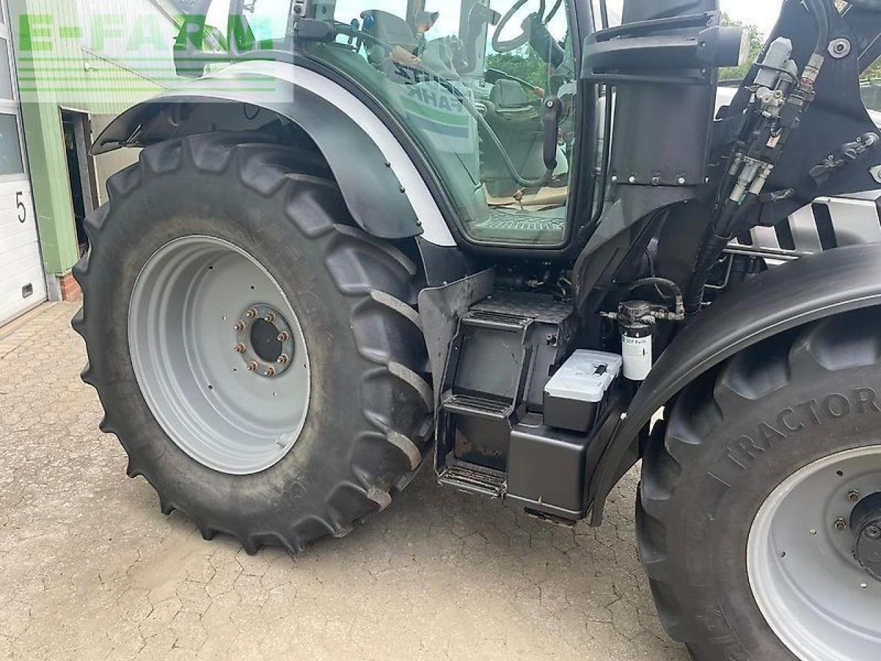 Трактор Deutz-Fahr lamborghini r 6.160.4: снимка 26
