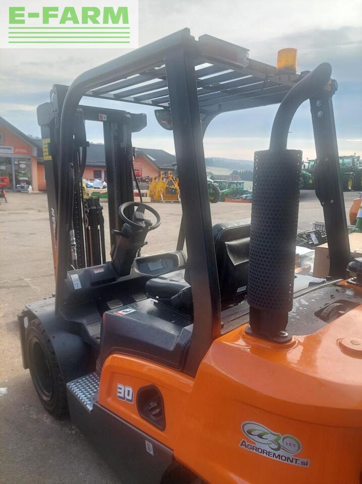 Doosan D30NXS - Мотокар: снимка 3 Doosan D30NXS - Мотокар: снимка 3