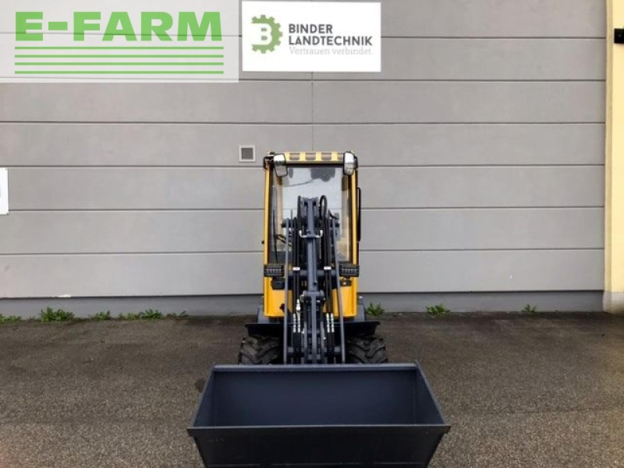 Eurotrac 810 / w11-c hoflader - Мини багер: снимка 3 Eurotrac 810 / w11-c hoflader - Мини багер: снимка 3