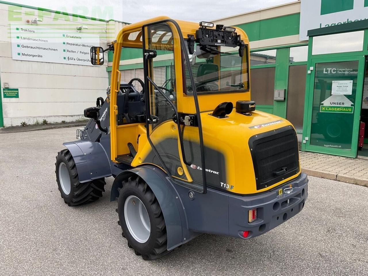 Eurotrac t 13-cf - Мини багер: снимка 4 Eurotrac t 13-cf - Мини багер: снимка 4