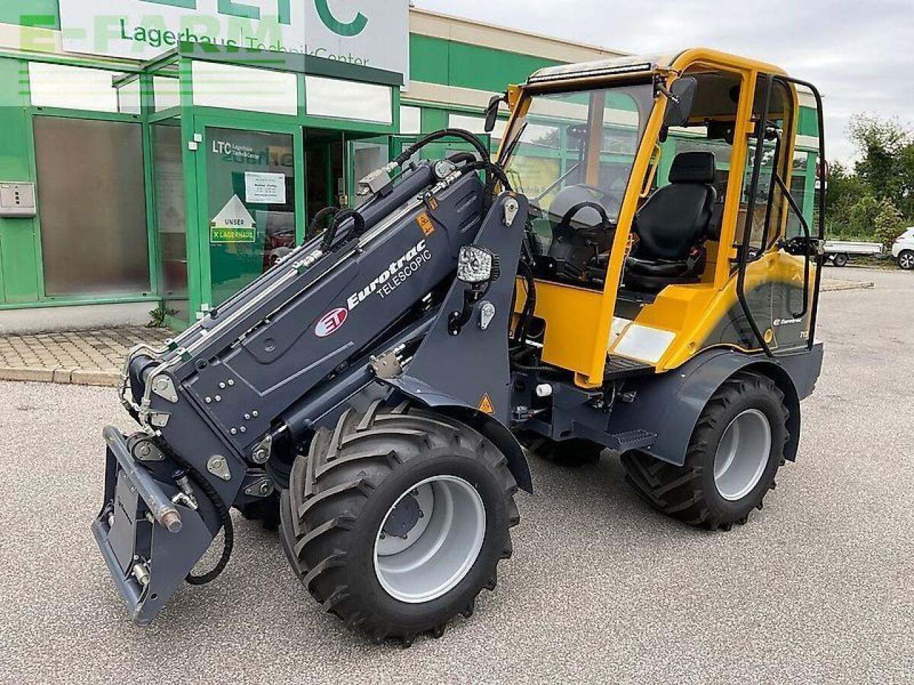 Eurotrac t 13-cf - Мини багер: снимка 1 Eurotrac t 13-cf - Мини багер: снимка 1