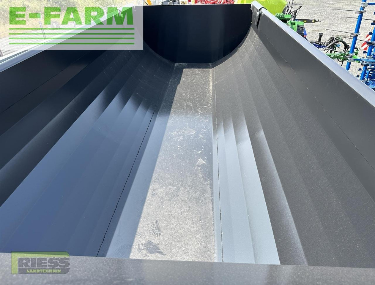 Селскостопанско ремарке самосвал Farmtech gravis 2000 hardox black edition: снимка 10