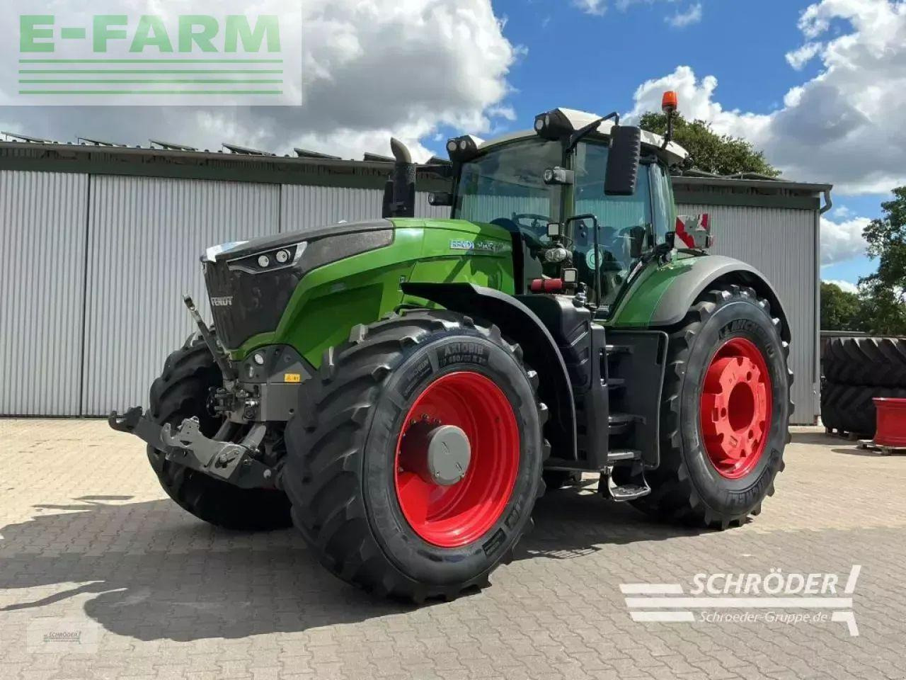 Fendt 1050 vario s4 profi plus ProfiPlus - Трактор: снимка 1 Fendt 1050 vario s4 profi plus ProfiPlus - Трактор: снимка 1