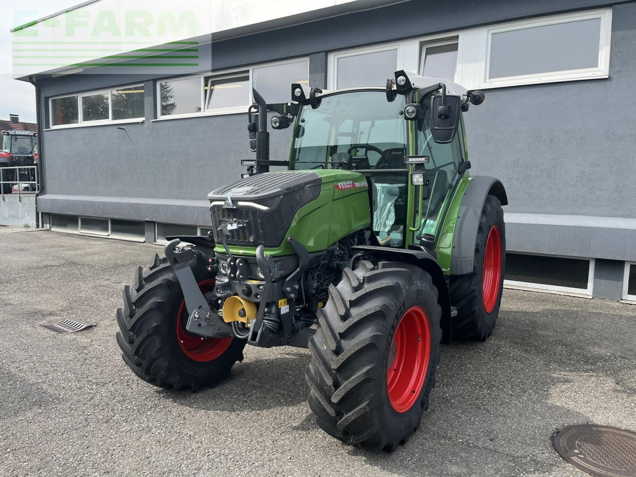 Fendt 211 s vario gen3 power setting 2 - Трактор: снимка 1 Fendt 211 s vario gen3 power setting 2 - Трактор: снимка 1