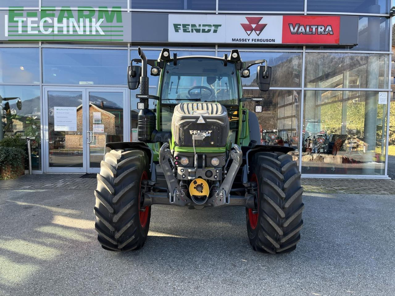 Fendt 211 s vario gen3 power setting 2 - Трактор: снимка 3 Fendt 211 s vario gen3 power setting 2 - Трактор: снимка 3