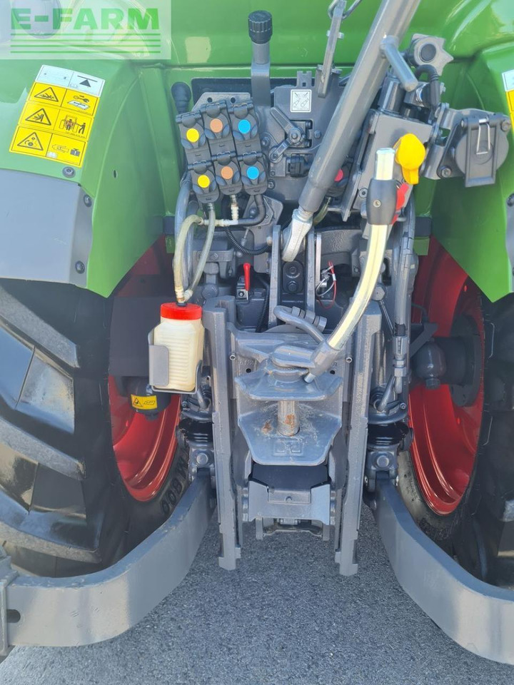 Fendt 211 vario f F - Трактор: снимка 4 Fendt 211 vario f F - Трактор: снимка 4