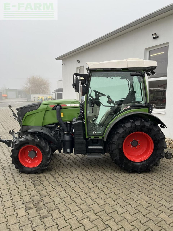 Fendt 211 vario f (gen3) F - Трактор: снимка 4 Fendt 211 vario f (gen3) F - Трактор: снимка 4
