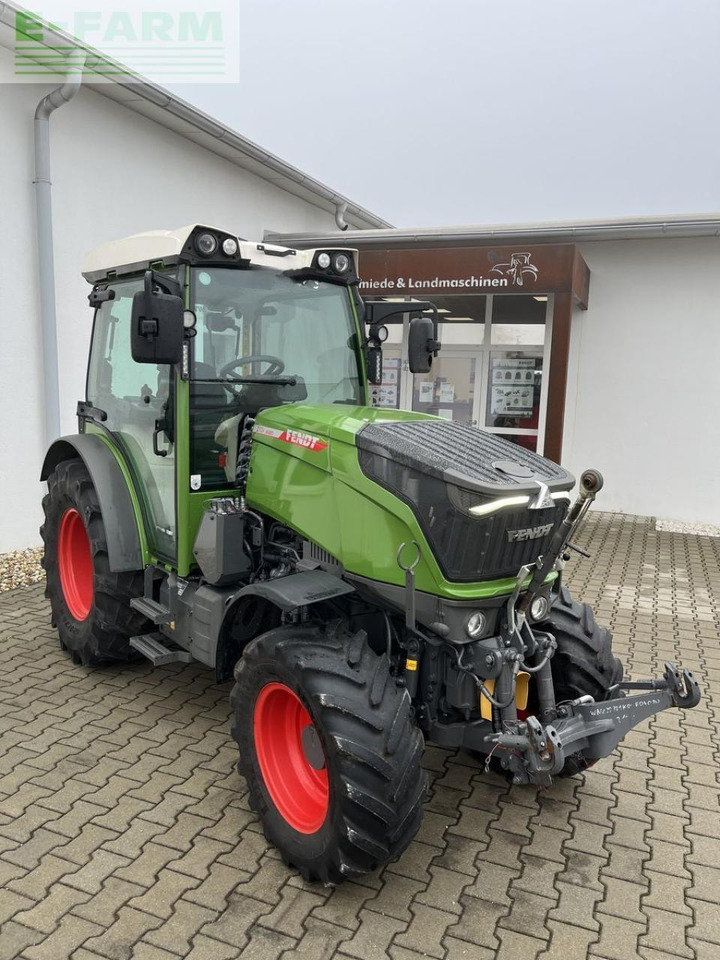 Fendt 211 vario f (gen3) F - Трактор: снимка 1 Fendt 211 vario f (gen3) F - Трактор: снимка 1