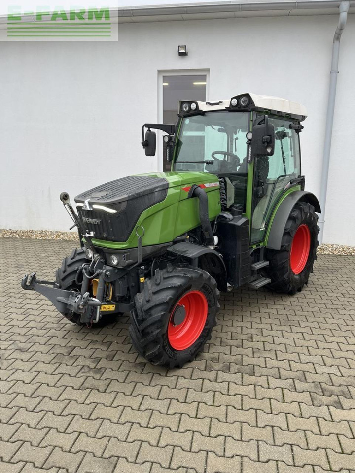 Fendt 211 vario f (gen3) F - Трактор: снимка 3 Fendt 211 vario f (gen3) F - Трактор: снимка 3