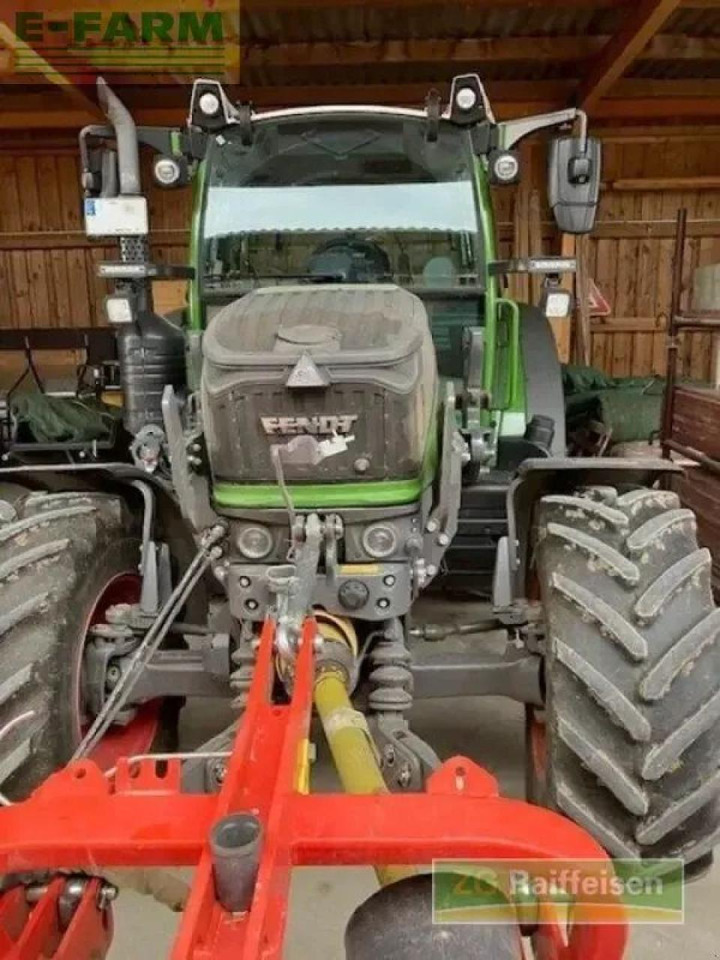 Fendt 211 vario power setting 2 - Трактор: снимка 3 Fendt 211 vario power setting 2 - Трактор: снимка 3