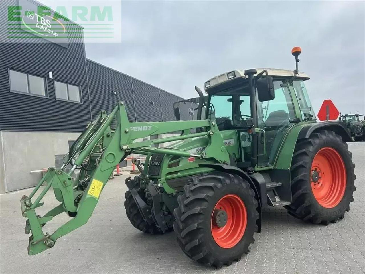 Fendt 309 c med fendt læsser - Трактор: снимка 2 Fendt 309 c med fendt læsser - Трактор: снимка 2