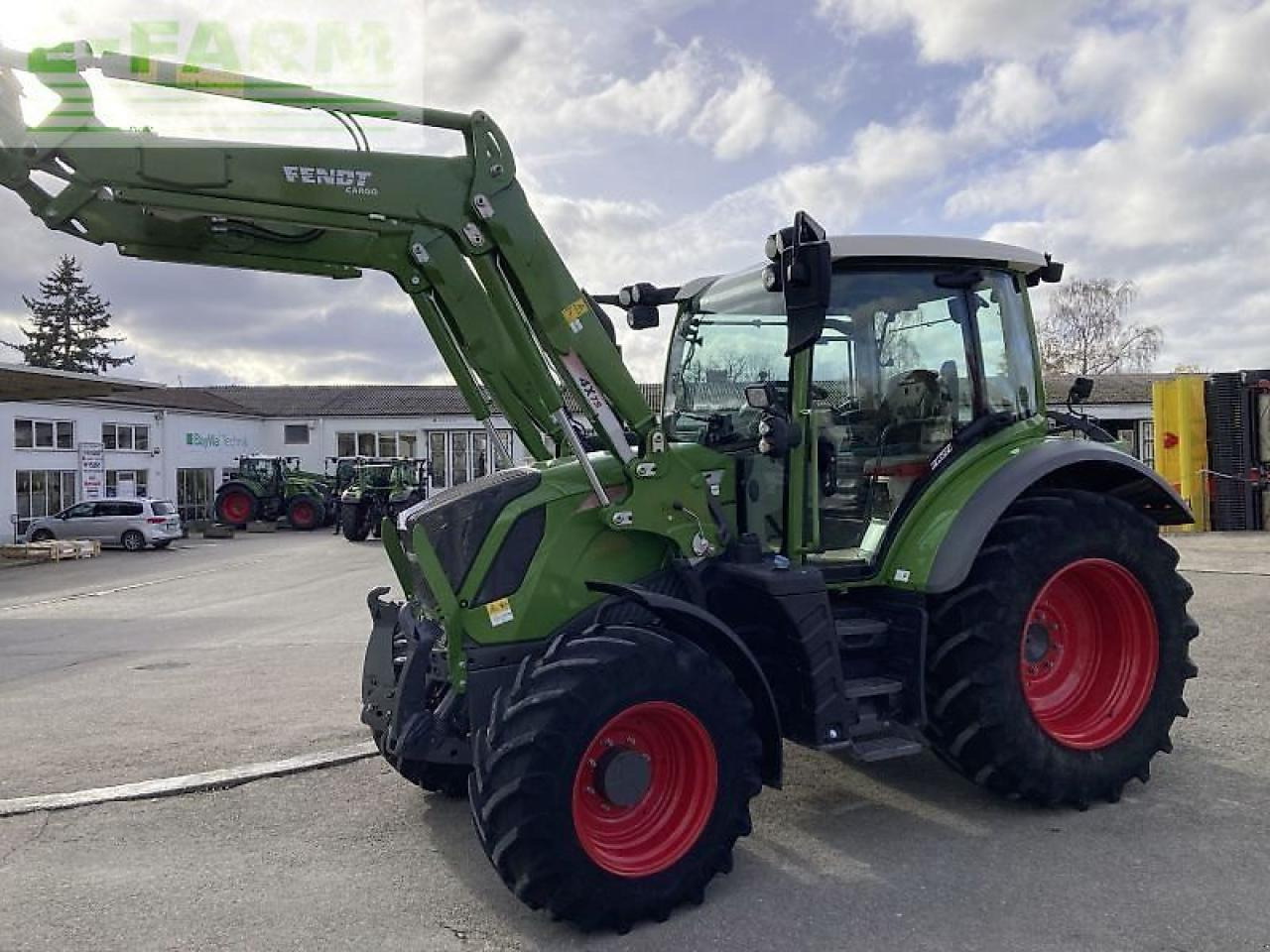 Fendt 311 vario s4 profi plus ProfiPlus - Трактор: снимка 4 Fendt 311 vario s4 profi plus ProfiPlus - Трактор: снимка 4