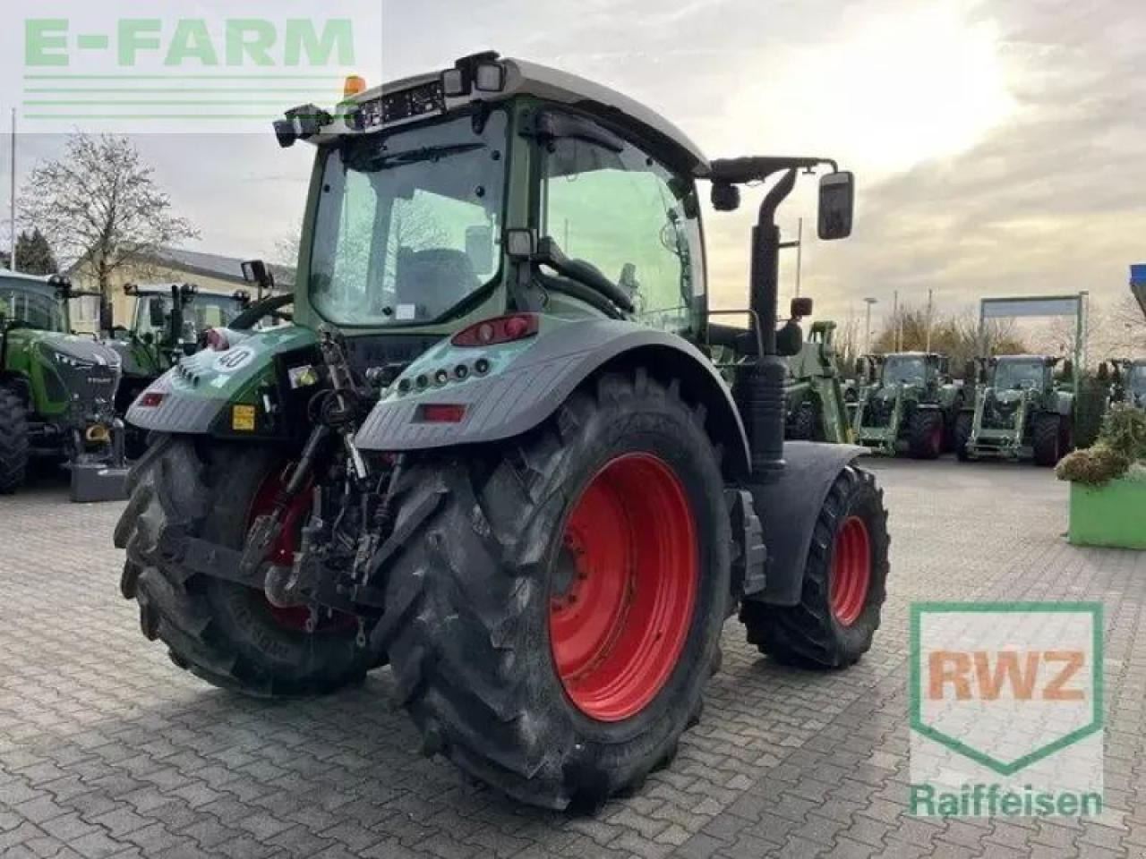 Fendt 313 s4 profi mit frontlader - Трактор: снимка 5 Fendt 313 s4 profi mit frontlader - Трактор: снимка 5