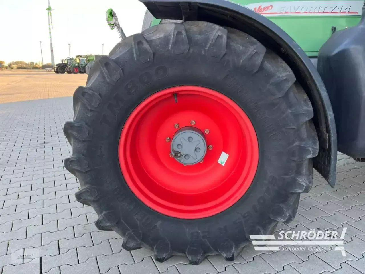 Трактор Fendt 714 vario: снимка 10 Трактор Fendt 714 vario: снимка 10
