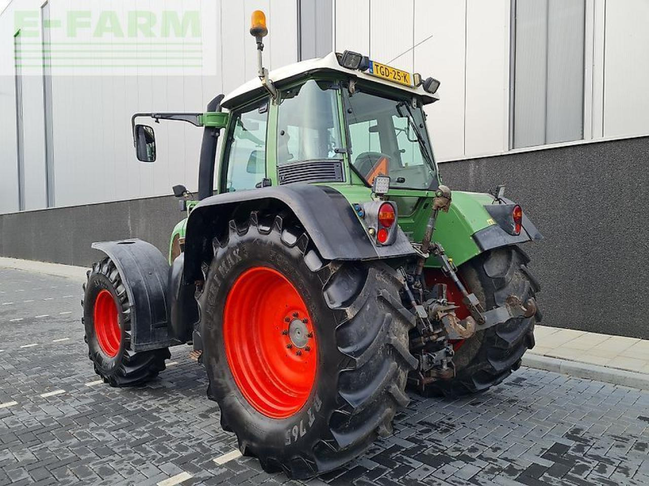 Fendt 716 vario com1 - Трактор: снимка 3 Fendt 716 vario com1 - Трактор: снимка 3