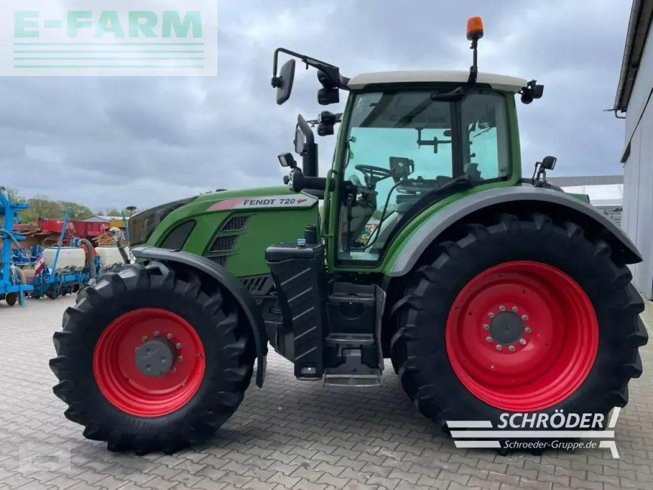 Fendt 720 vario s4 profi plus - Трактор: снимка 4 Fendt 720 vario s4 profi plus - Трактор: снимка 4