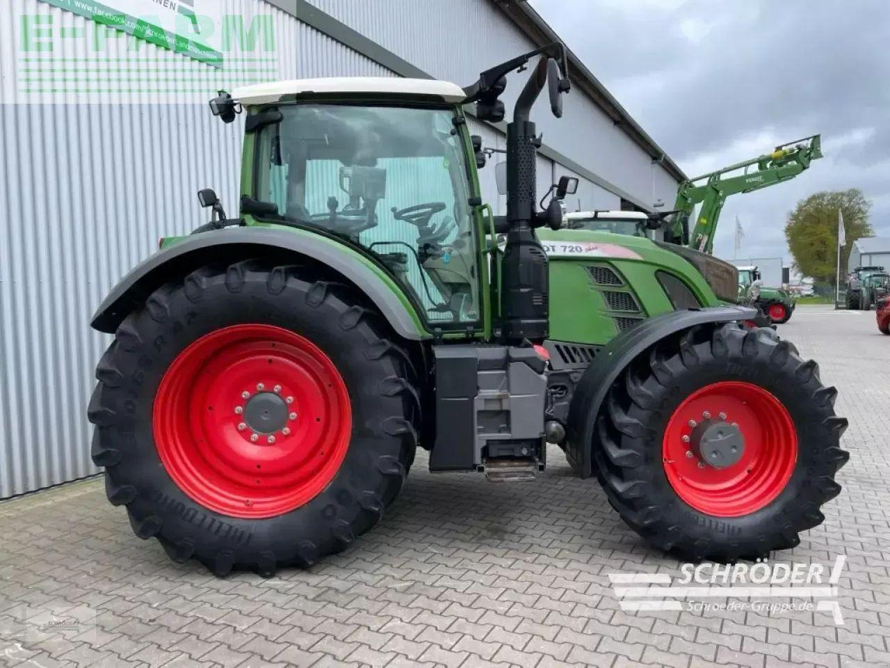 Fendt 720 vario s4 profi plus - Трактор: снимка 2 Fendt 720 vario s4 profi plus - Трактор: снимка 2