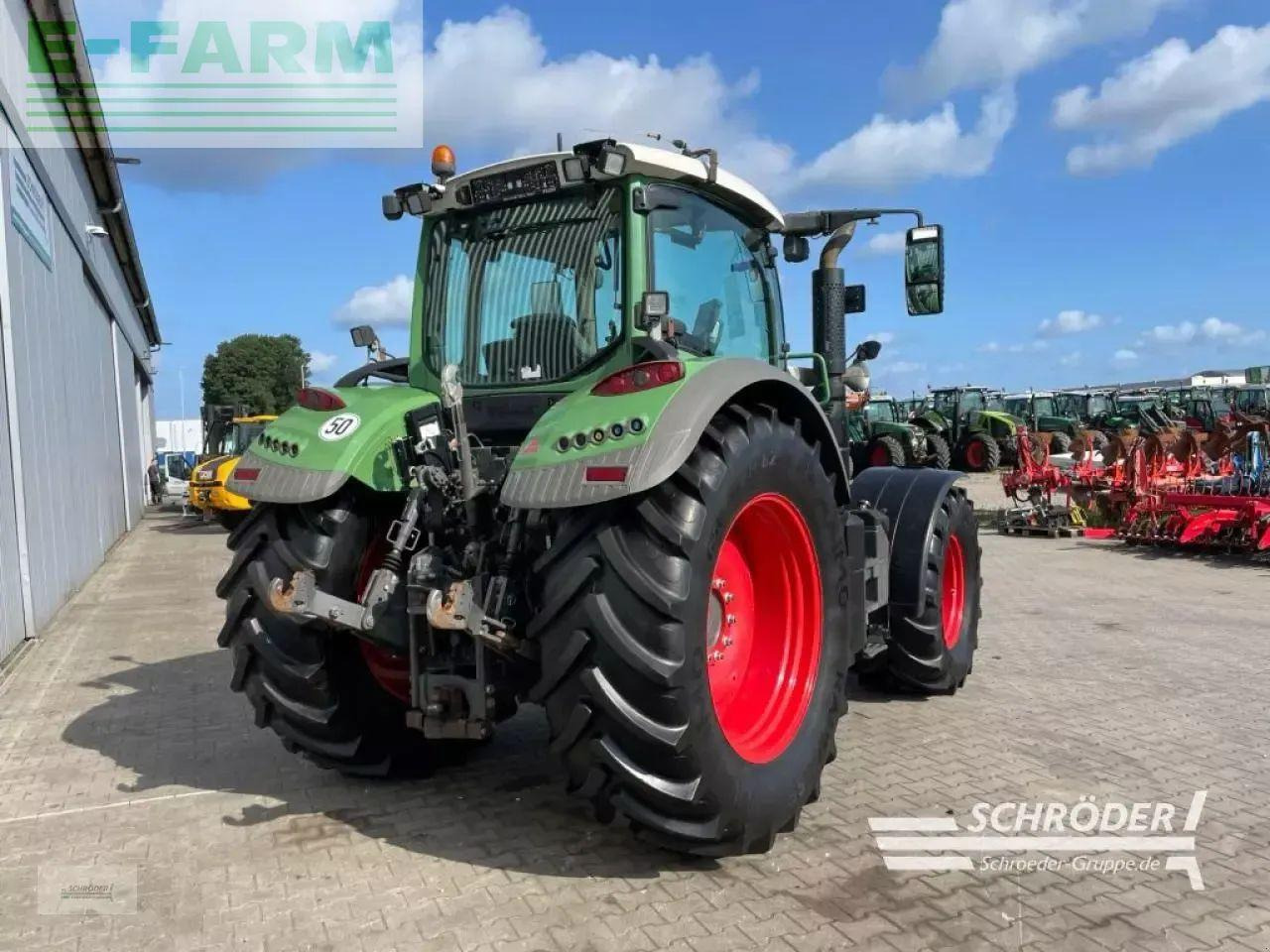 Fendt 722 vario s4 profi plus ProfiPlus - Трактор: снимка 3 Fendt 722 vario s4 profi plus ProfiPlus - Трактор: снимка 3