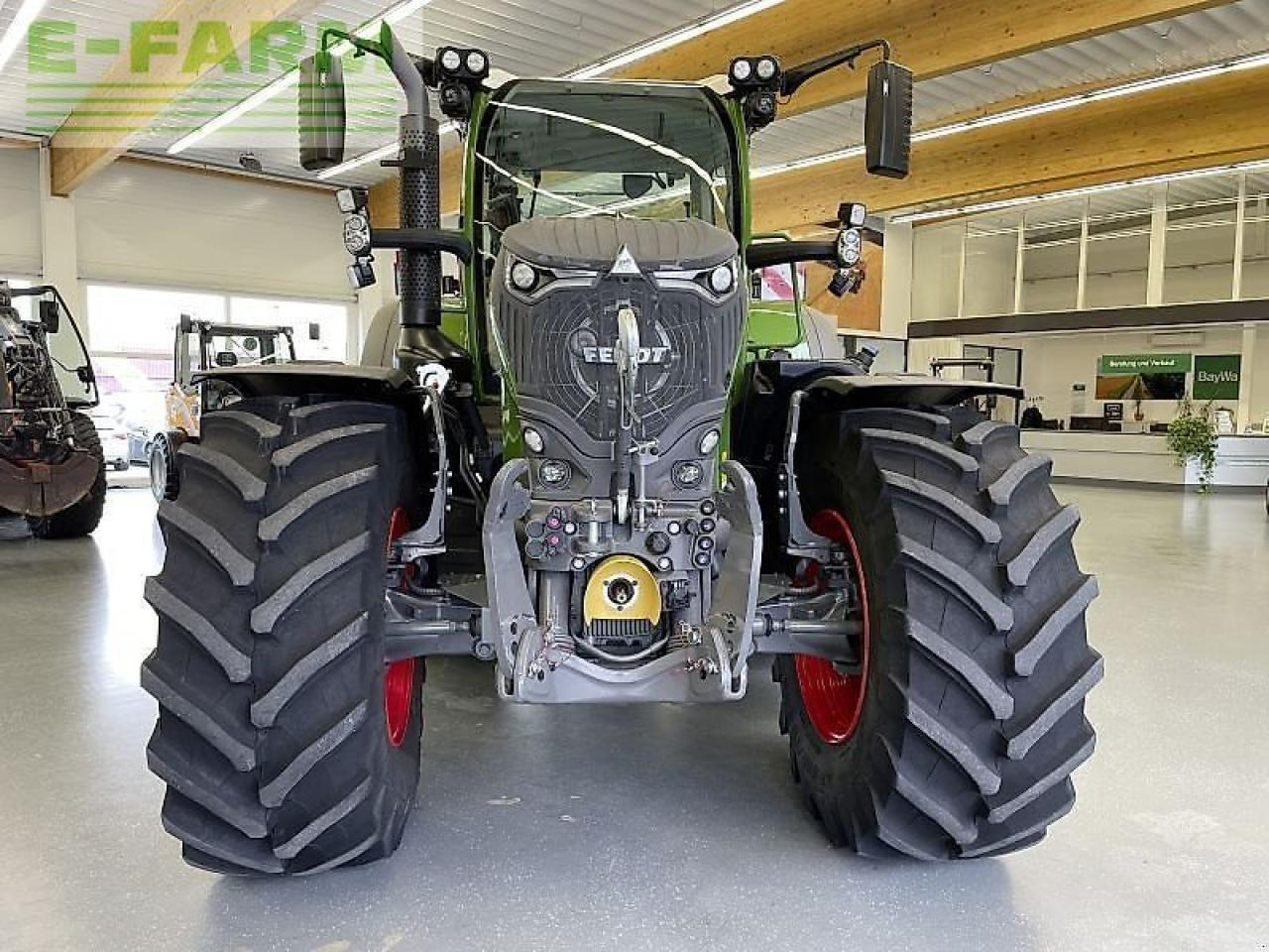 Fendt 724 gen7 profi plus setting2 - Трактор: снимка 3 Fendt 724 gen7 profi plus setting2 - Трактор: снимка 3