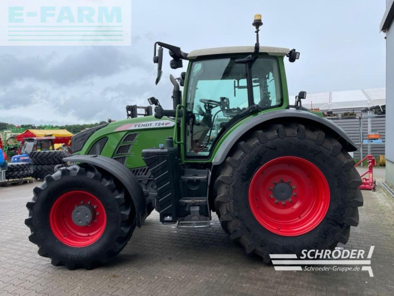 Fendt 724 s4 power plus rtk - Трактор: снимка 4 Fendt 724 s4 power plus rtk - Трактор: снимка 4
