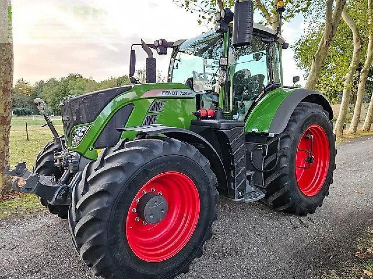 Fendt 724 s4 profi plus (718 720 722 ) - Трактор: снимка 2 Fendt 724 s4 profi plus (718 720 722 ) - Трактор: снимка 2