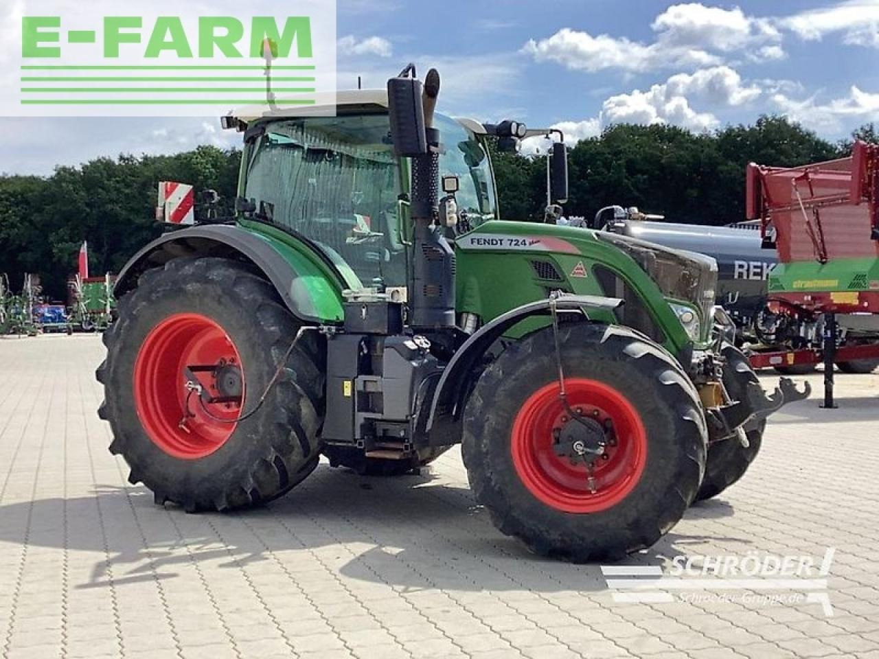 Fendt 724 s4 profi plus - Трактор: снимка 3 Fendt 724 s4 profi plus - Трактор: снимка 3