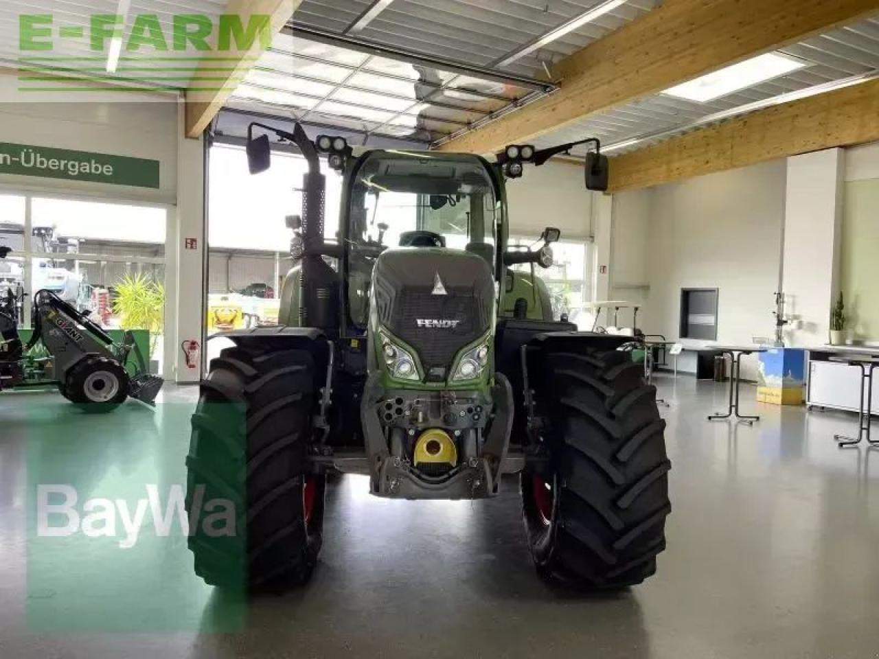 Fendt 724 s4 profi plus - Трактор: снимка 3 Fendt 724 s4 profi plus - Трактор: снимка 3