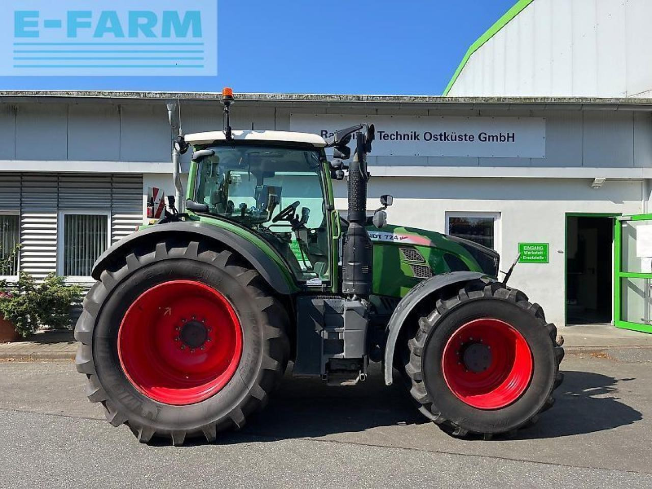 Fendt 724 s4 profiplus - Трактор: снимка 2 Fendt 724 s4 profiplus - Трактор: снимка 2