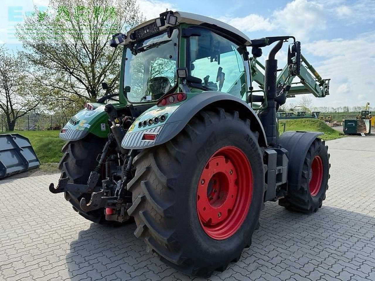 Fendt 724 vario - Трактор: снимка 5 Fendt 724 vario - Трактор: снимка 5