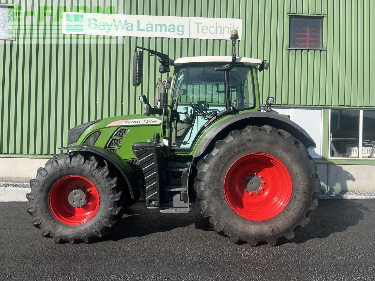 Fendt 724 vario - Трактор: снимка 2 Fendt 724 vario - Трактор: снимка 2