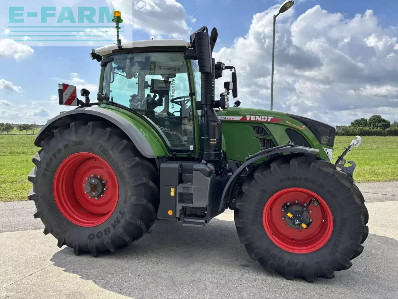 Fendt 724 vario profi+ ProfiPlus - Трактор: снимка 5 Fendt 724 vario profi+ ProfiPlus - Трактор: снимка 5