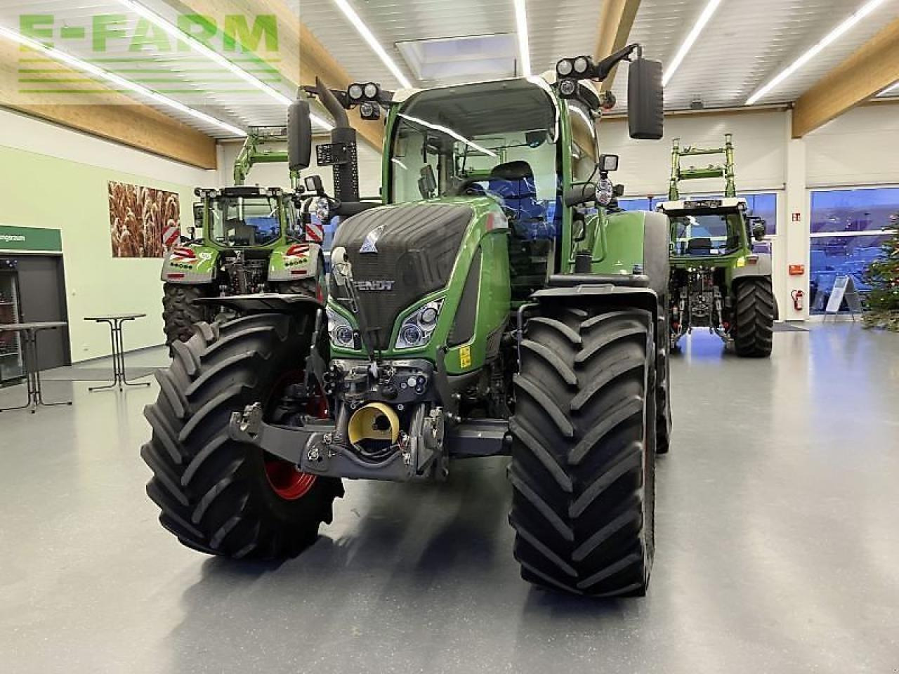 Fendt 724 vario s4 profi plus - Трактор: снимка 1 Fendt 724 vario s4 profi plus - Трактор: снимка 1