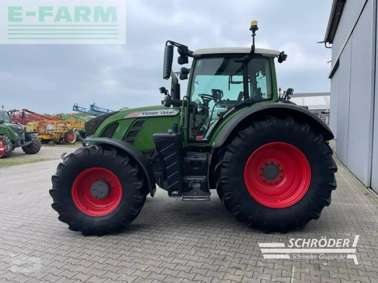 Fendt 724 vario s4 profi plus ProfiPlus - Трактор: снимка 5 Fendt 724 vario s4 profi plus ProfiPlus - Трактор: снимка 5