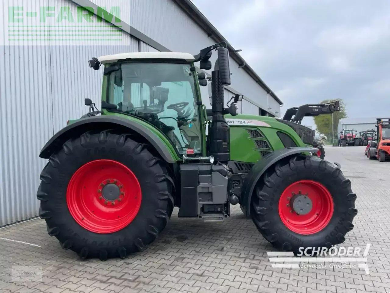 Fendt 724 vario s4 profi plus ProfiPlus - Трактор: снимка 2 Fendt 724 vario s4 profi plus ProfiPlus - Трактор: снимка 2