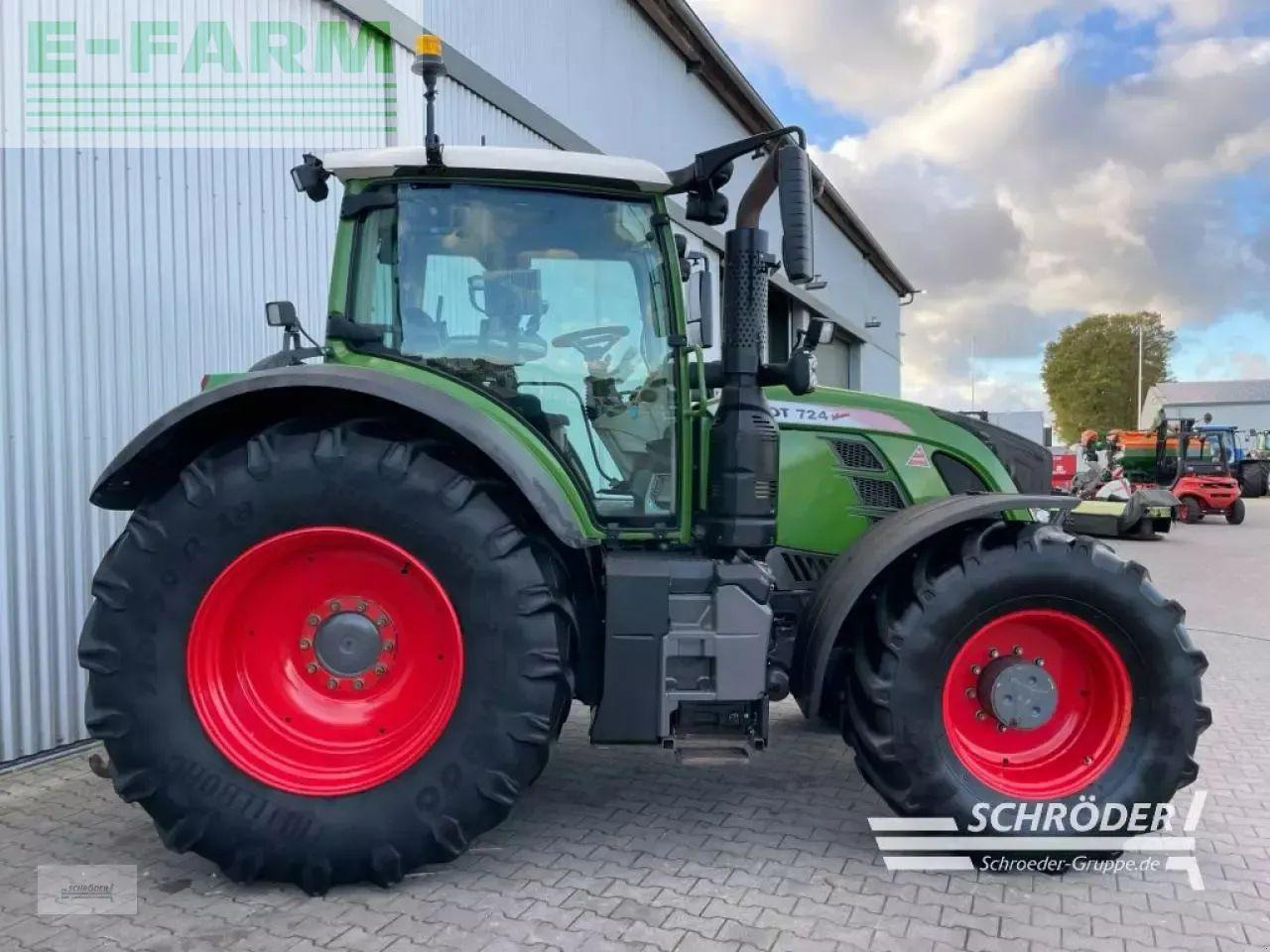 Fendt 724 vario s4 profi plus | rtk + vrc - Трактор: снимка 2 Fendt 724 vario s4 profi plus | rtk + vrc - Трактор: снимка 2