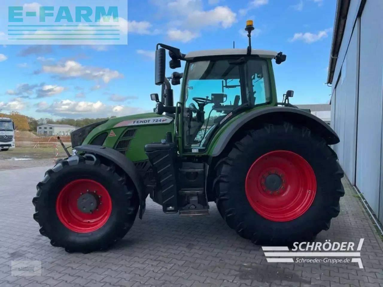 Fendt 724 vario s4 profi plus | rtk + vrc - Трактор: снимка 4 Fendt 724 vario s4 profi plus | rtk + vrc - Трактор: снимка 4