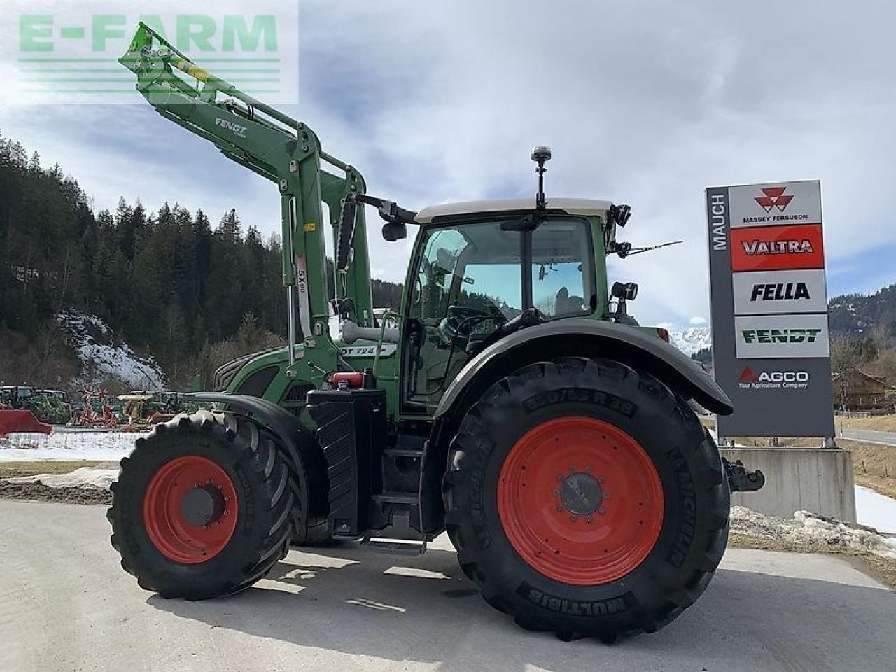 Трактор Fendt 724 vario scr: снимка 9