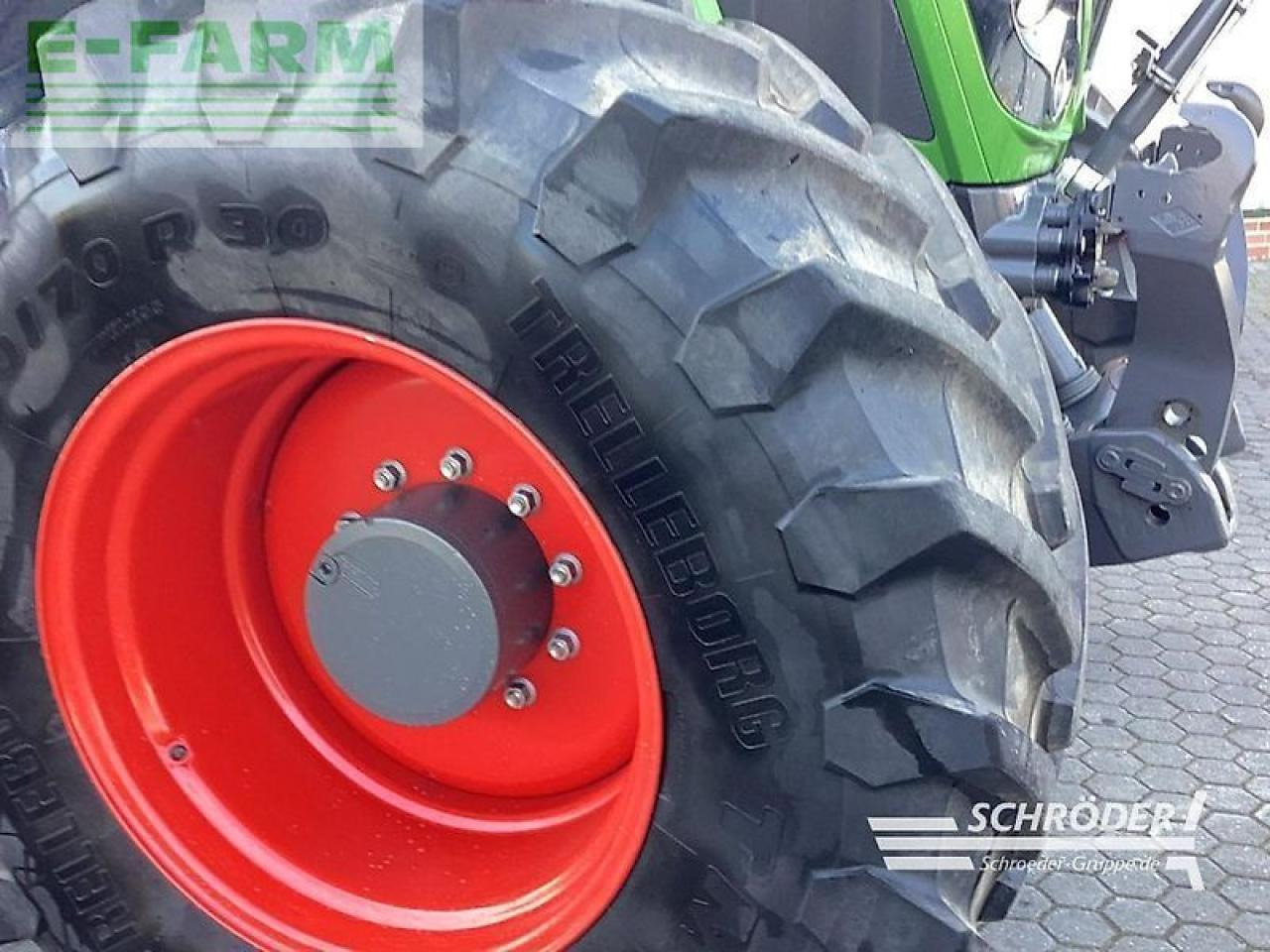 Fendt 824 vario s4 profi plus ProfiPlus - Трактор: снимка 4 Fendt 824 vario s4 profi plus ProfiPlus - Трактор: снимка 4