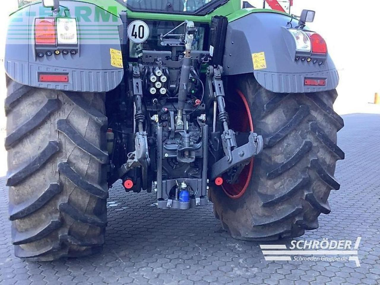 Fendt 824 vario s4 profi plus ProfiPlus - Трактор: снимка 2 Fendt 824 vario s4 profi plus ProfiPlus - Трактор: снимка 2