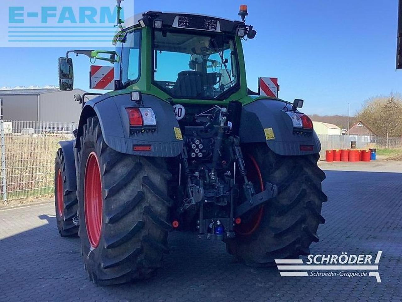 Fendt 824 vario s4 profi plus ProfiPlus - Трактор: снимка 3 Fendt 824 vario s4 profi plus ProfiPlus - Трактор: снимка 3