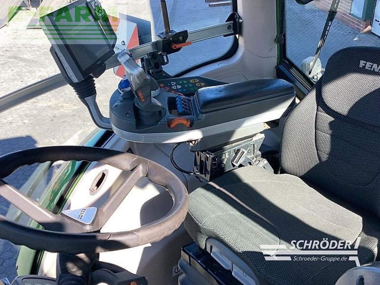 Fendt 824 vario s4 profi plus ProfiPlus - Трактор: снимка 3 Fendt 824 vario s4 profi plus ProfiPlus - Трактор: снимка 3
