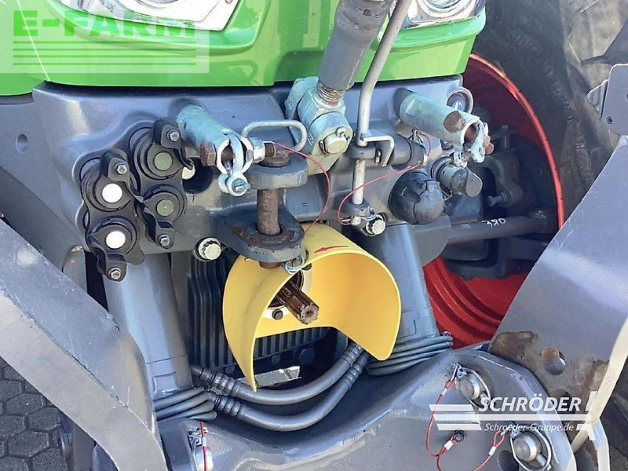 Fendt 824 vario s4 profi plus ProfiPlus - Трактор: снимка 4 Fendt 824 vario s4 profi plus ProfiPlus - Трактор: снимка 4