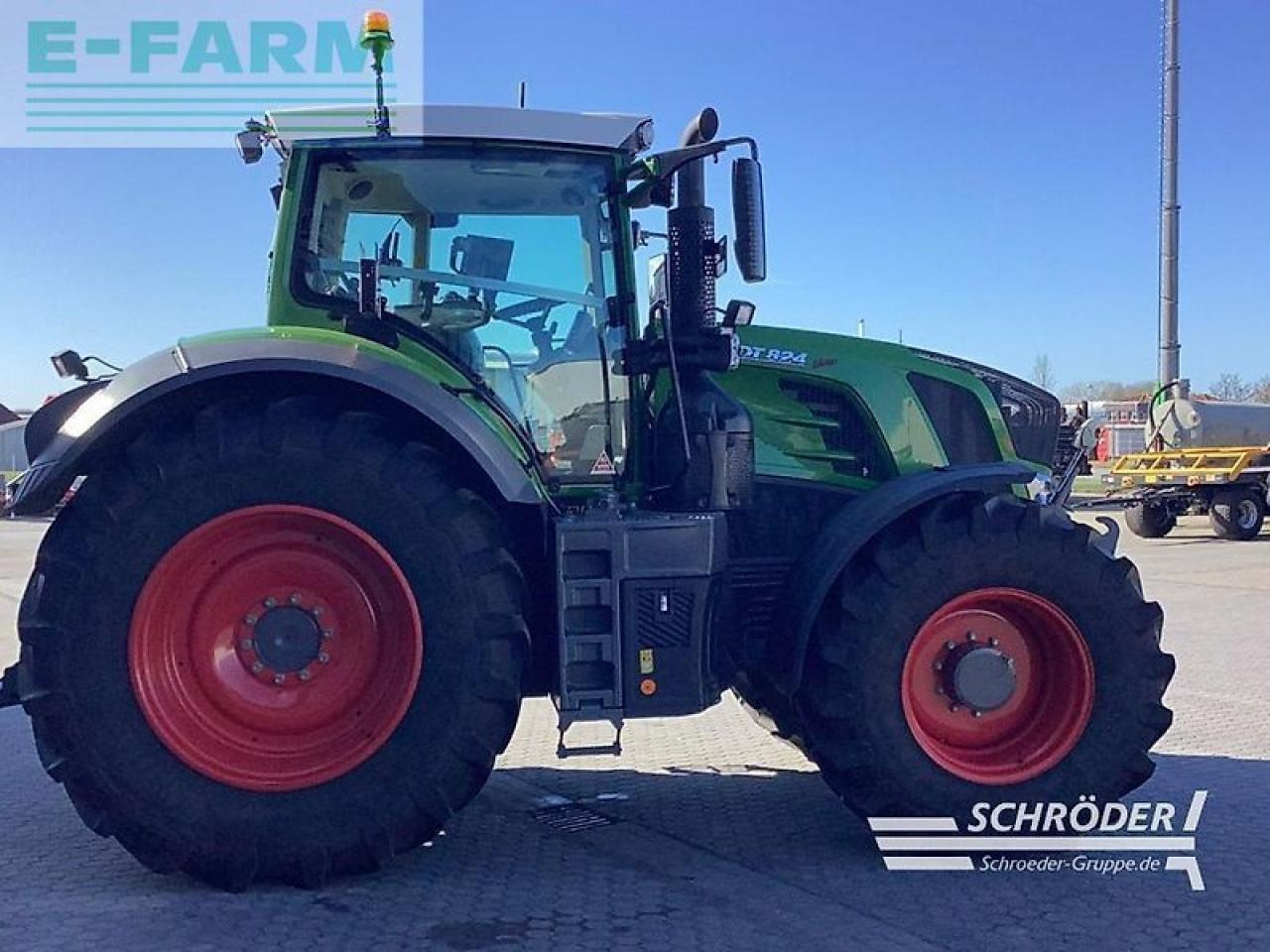 Fendt 824 vario s4 profi plus ProfiPlus - Трактор: снимка 1 Fendt 824 vario s4 profi plus ProfiPlus - Трактор: снимка 1