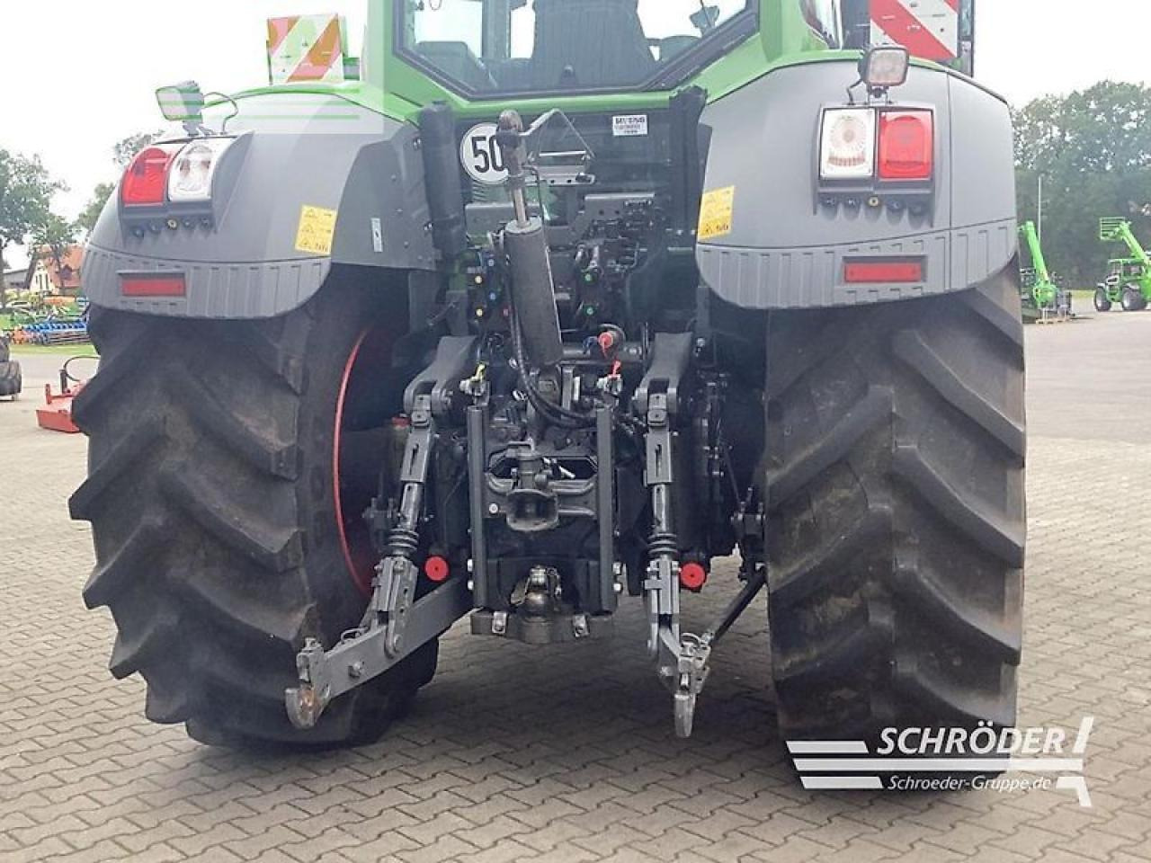 Fendt 826 vario s4 profi plus ProfiPlus - Трактор: снимка 4 Fendt 826 vario s4 profi plus ProfiPlus - Трактор: снимка 4