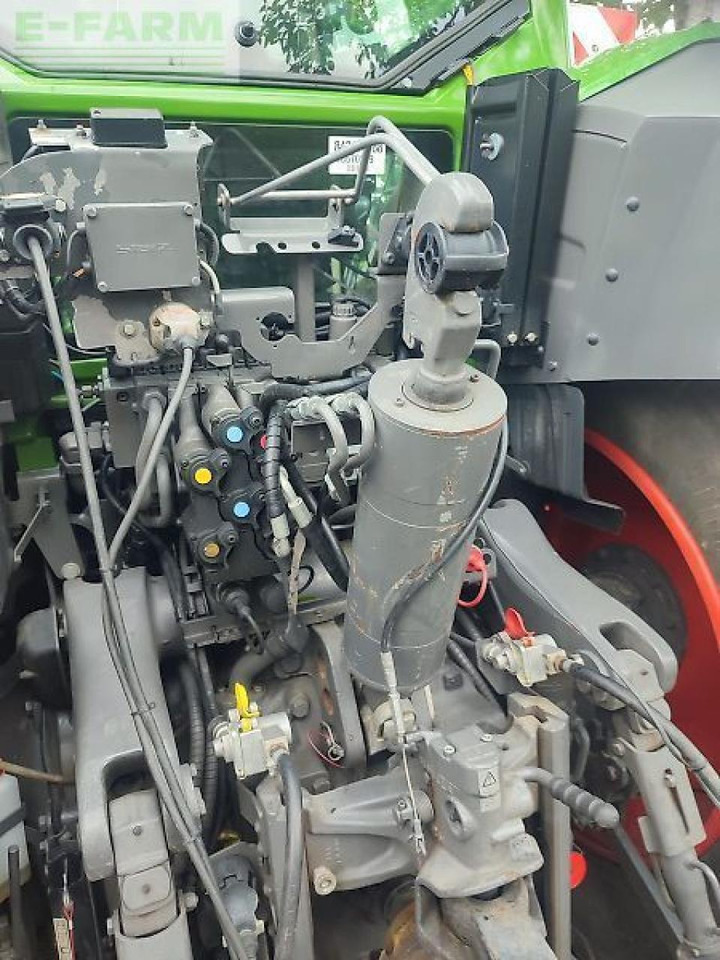Fendt 828 vario profi Profi - Трактор: снимка 4 Fendt 828 vario profi Profi - Трактор: снимка 4