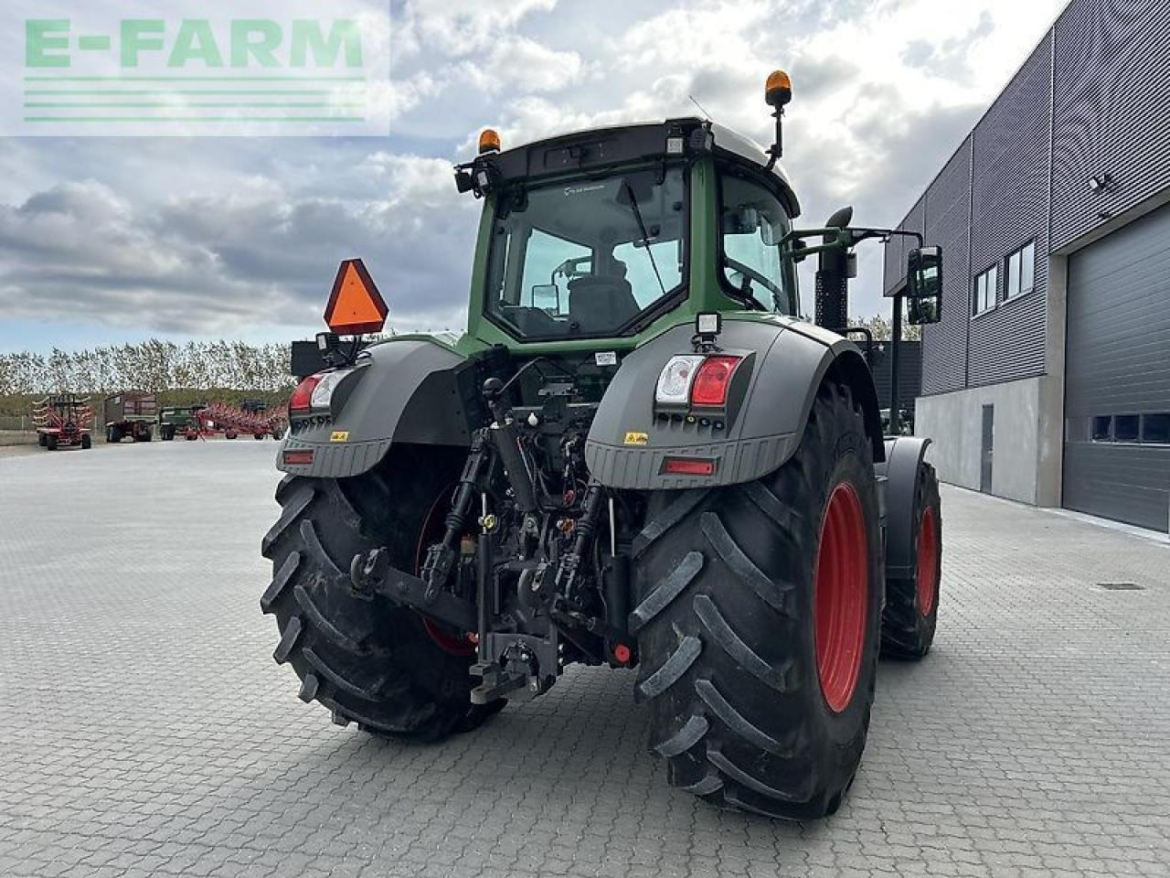 Fendt 828 vario s4 - Трактор: снимка 3 Fendt 828 vario s4 - Трактор: снимка 3