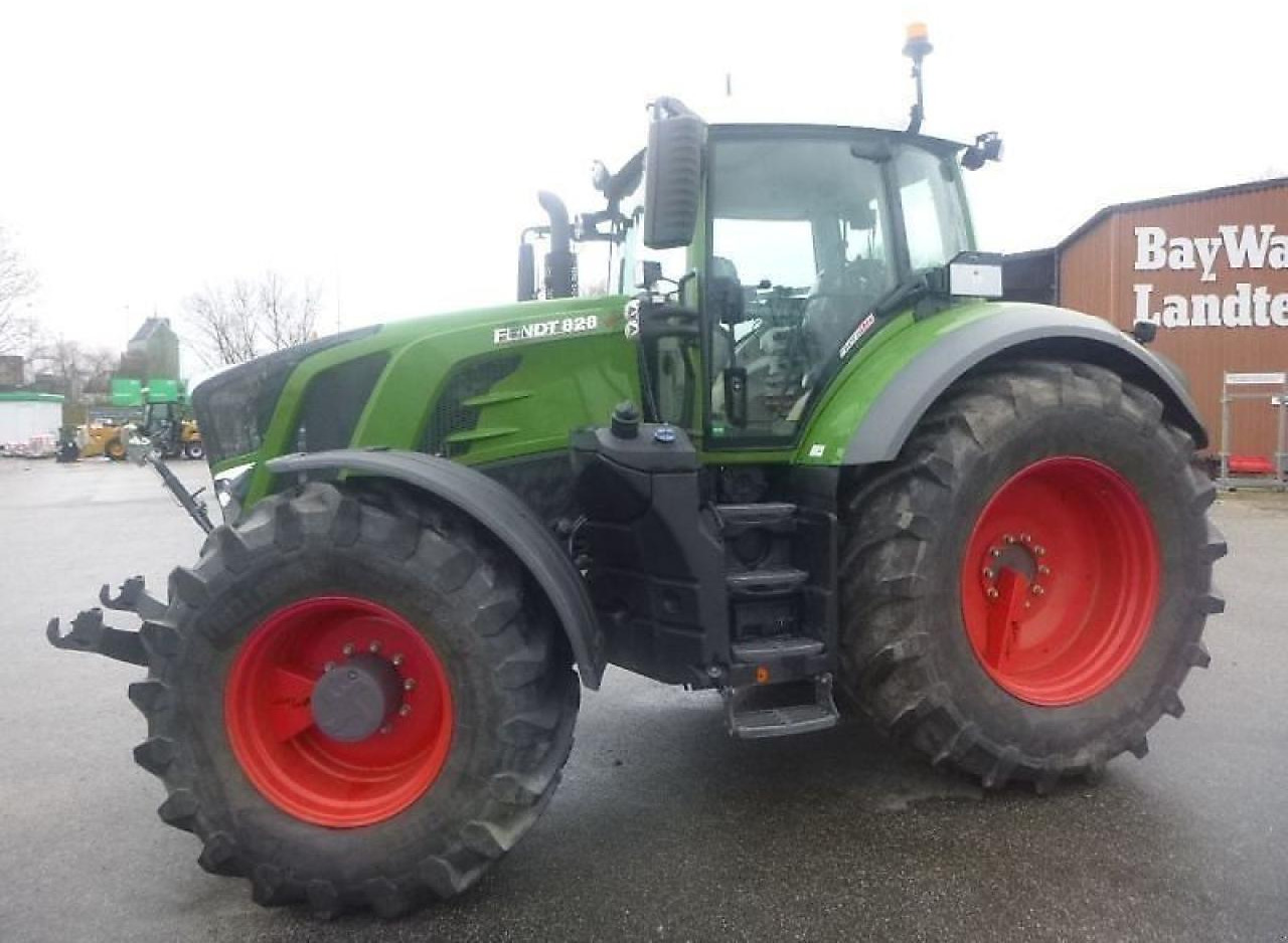 Fendt 828 vario s4 profi plus ProfiPlus - Трактор: снимка 1 Fendt 828 vario s4 profi plus ProfiPlus - Трактор: снимка 1