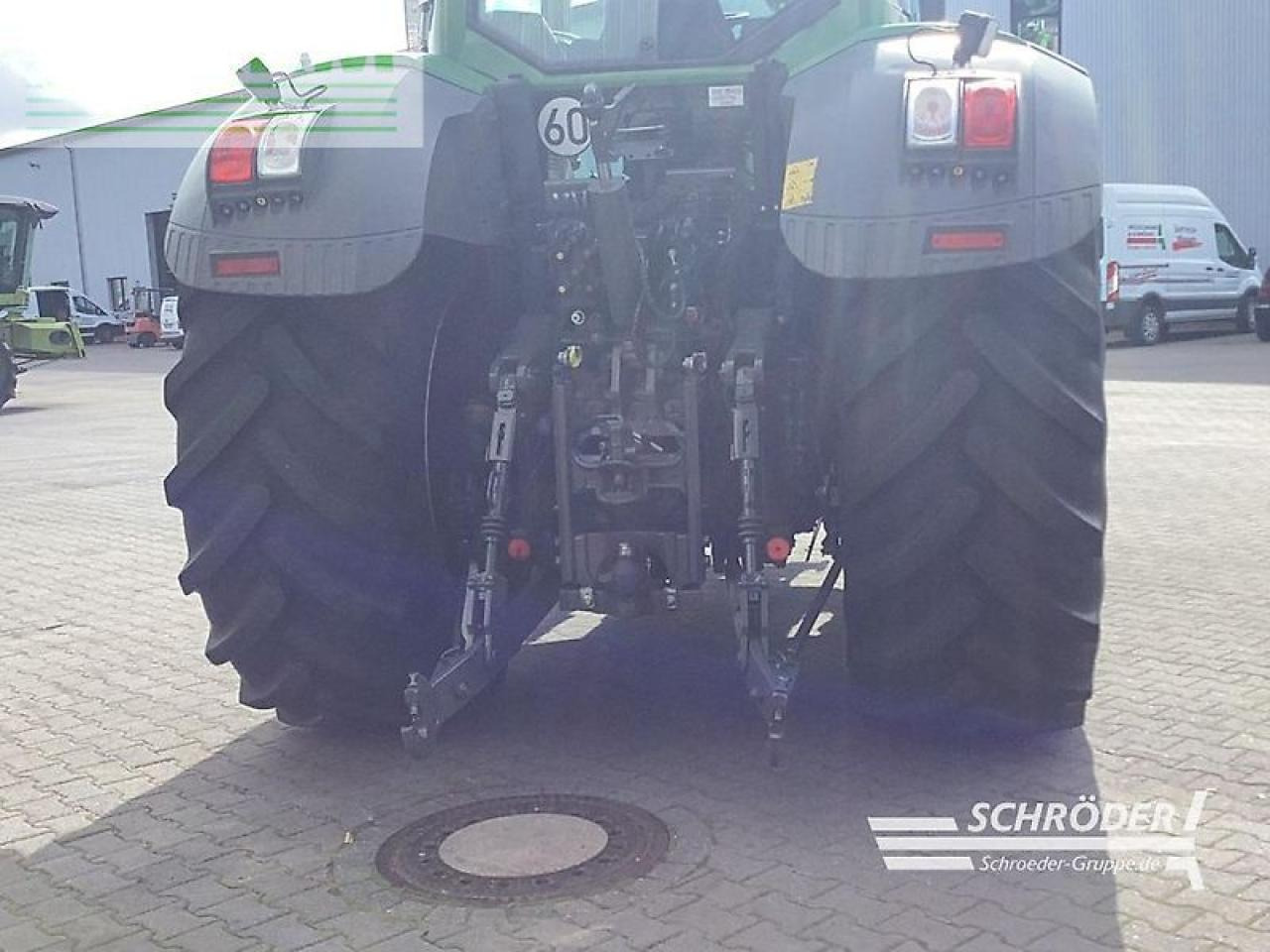 Fendt 828 vario s4 profi plus ProfiPlus - Трактор: снимка 4 Fendt 828 vario s4 profi plus ProfiPlus - Трактор: снимка 4