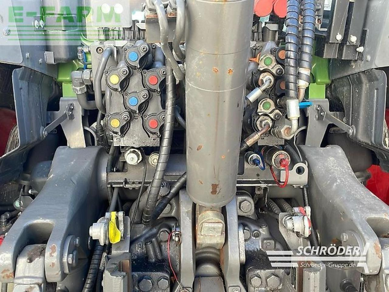 Fendt 828 vario s4 profi plus ProfiPlus - Трактор: снимка 5 Fendt 828 vario s4 profi plus ProfiPlus - Трактор: снимка 5