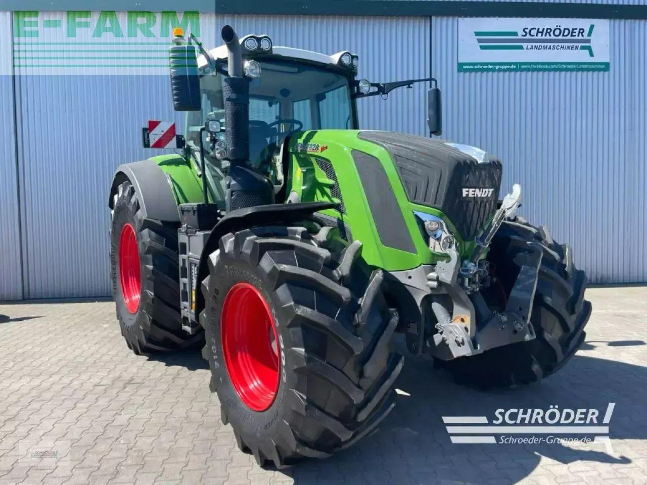 Fendt 828 vario s4 profi plus ProfiPlus - Трактор: снимка 2 Fendt 828 vario s4 profi plus ProfiPlus - Трактор: снимка 2